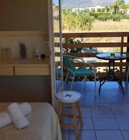 Hotel Cleo 250m From The