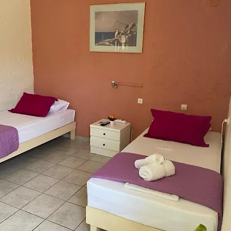 Hotel Cleo 250m From The Malia